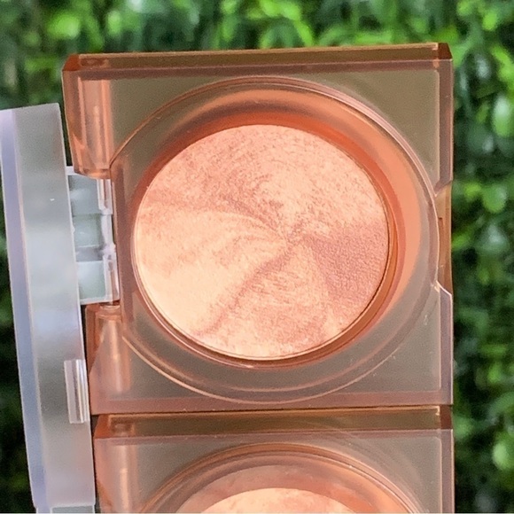 Huda GloWish TAN LIGHT 3 Soft Radiance Bronzing Powder | NEW | Mini - Picture 5 of 14